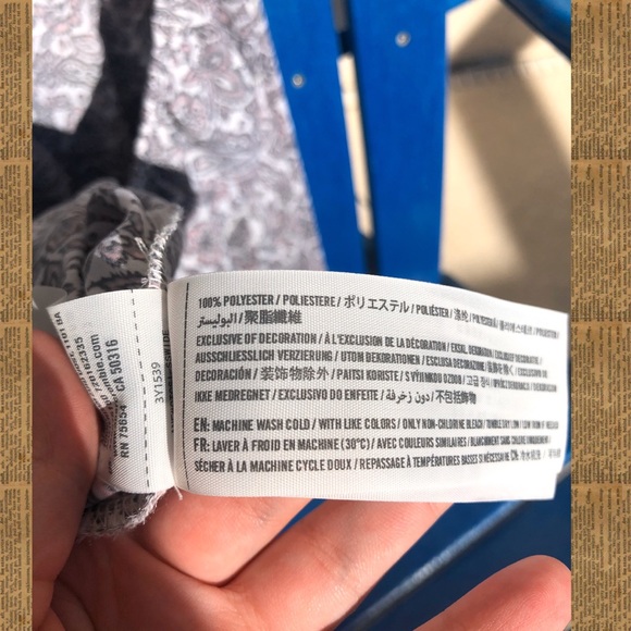 hollister floral off-the-shoulder blouse - Picture 4 of 4